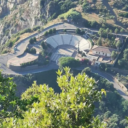 La Terrazza Di Rovaglioso Apartment Palmi